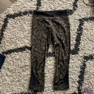 Lululemon Run: Inspire Crop II *Full-On Luxtreme (Mesh)